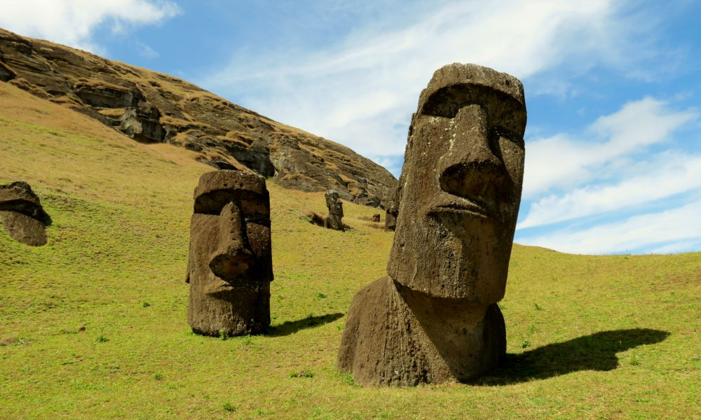 easter-island-statues