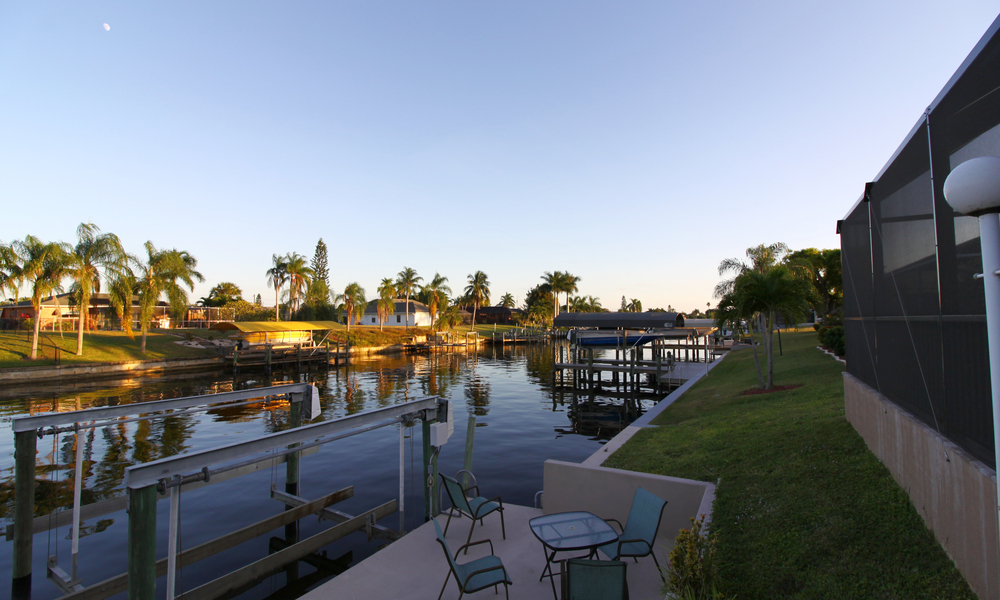 houses on the water in Cape Coral