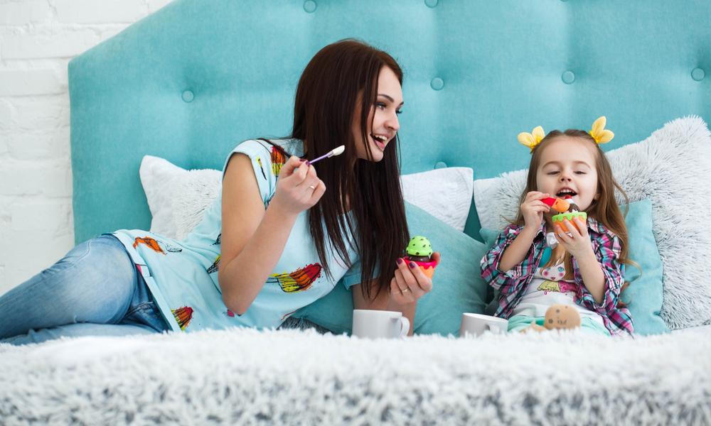 Single Parent Travel Tips - Room Service