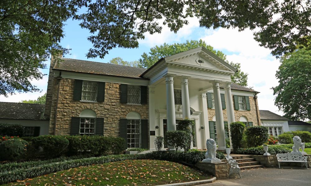 things to do in memphis - graceland